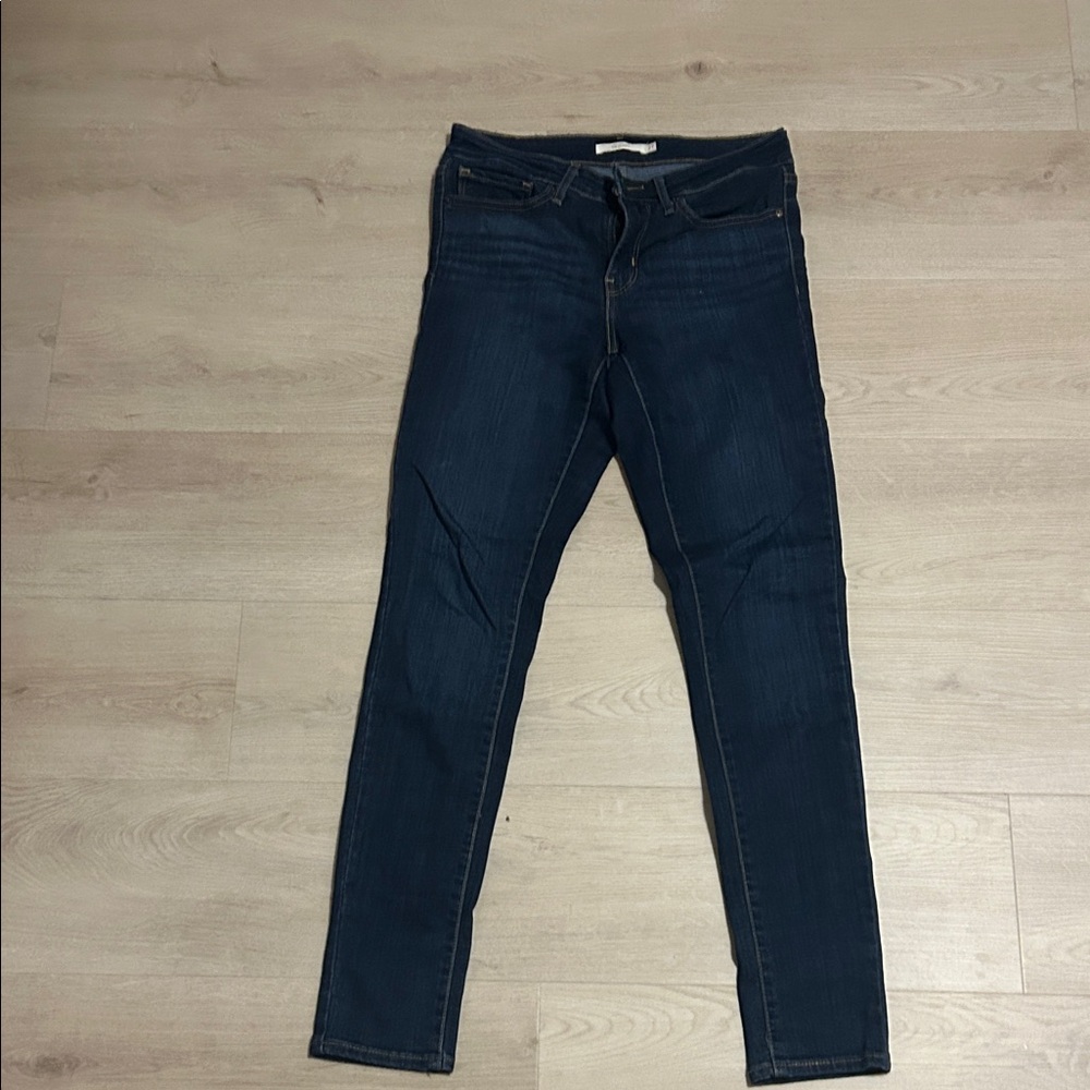 Women’s Levi jeans